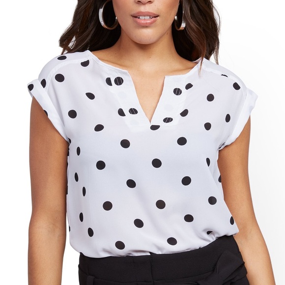 Dot print top - Picture 1 of 1